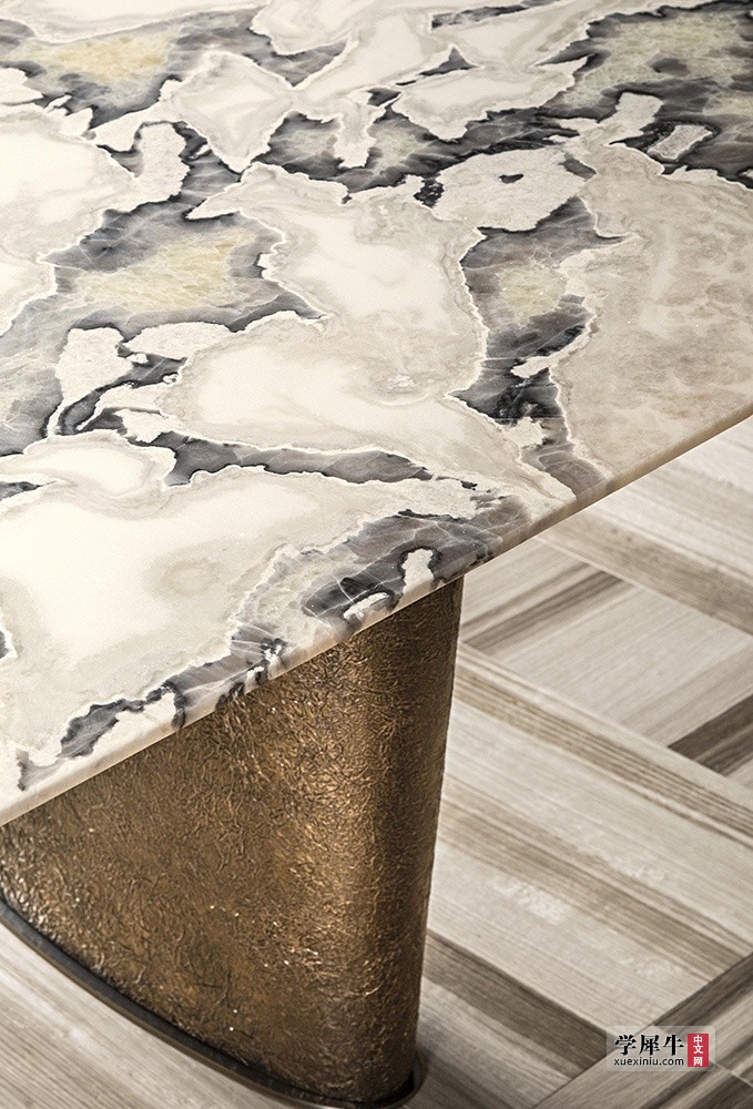 HESSENTIA-CORNELIO_CAPPELLINI-w_0002-Cheope-table.jpg